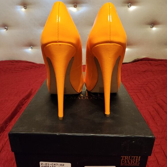 Women's size 6.5 Orange Open Toe Pump - Picture 3 of 4